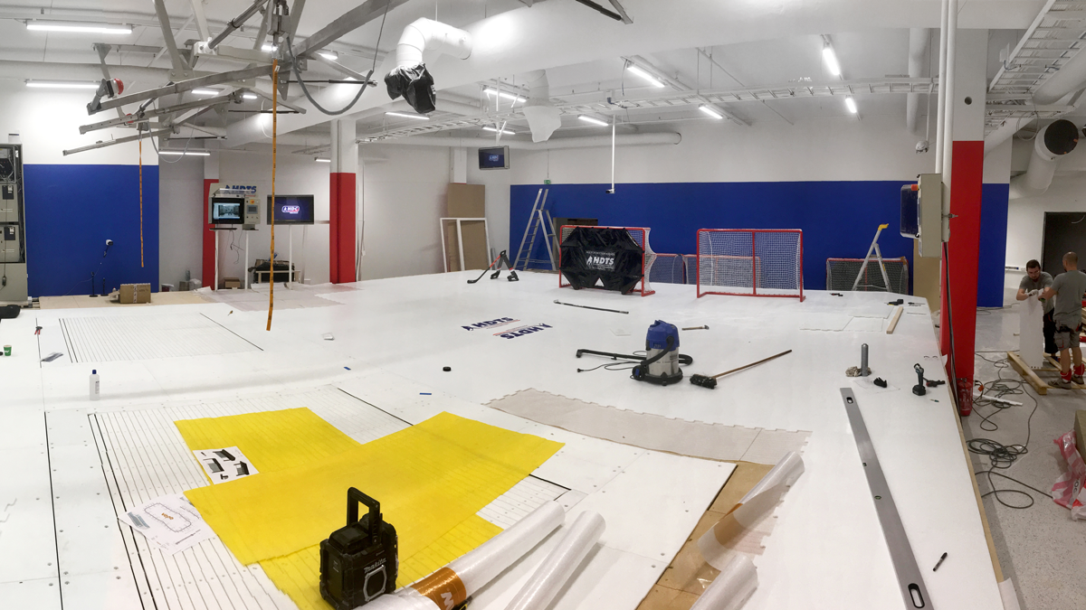 hockey training facility with 2 skatemills