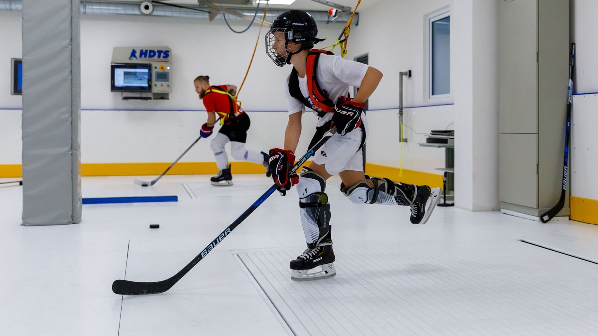 Skatemill session for hockey player endurance