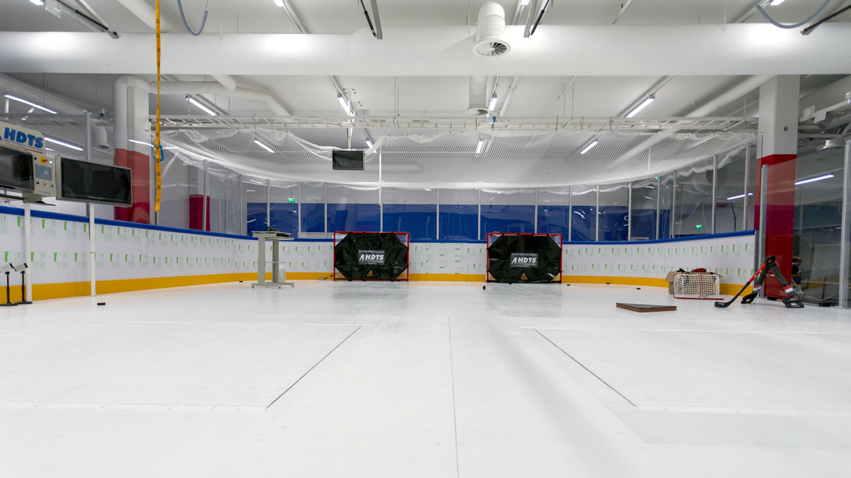Skatemill training for ice hockey athletes